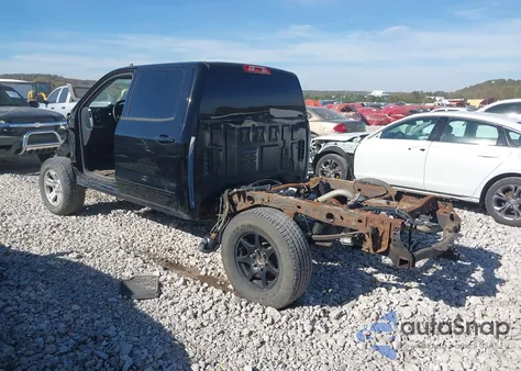 2015 Chevrolet Silverado 1500 2Lt z USA, uszkodzony, nr VIN 3GCUKREC5FG232763